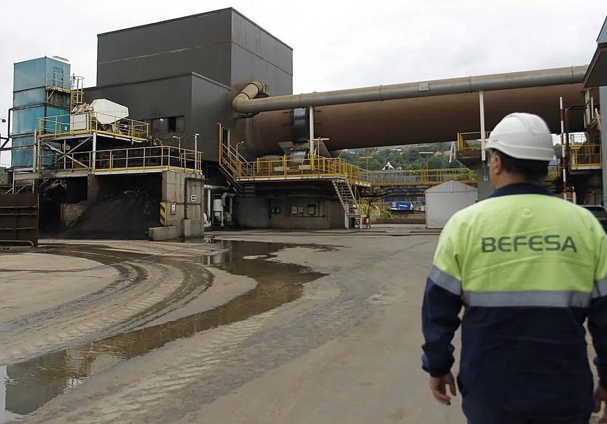 Fotografía que ilustra la noticia: Befesa logra un beneficio de 45 millones hasta junio, un 12% más