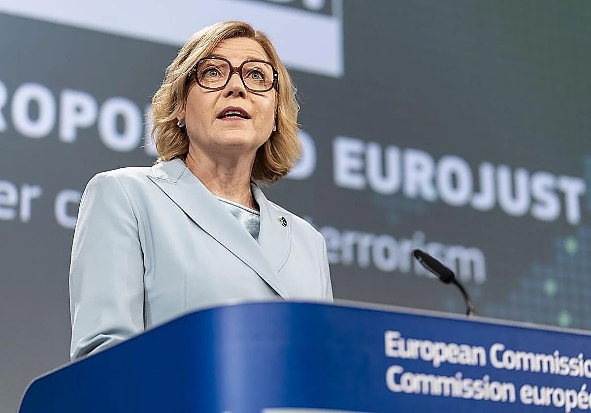 Fotografía que ilustra la noticia: Bruselas lanza licitación para crear hasta siete gigafactorías de IA en Europa