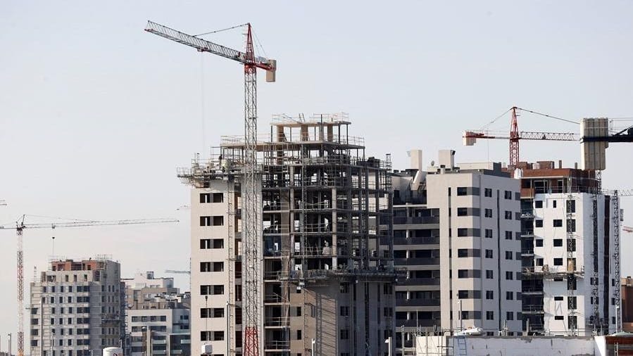 Fotografía que ilustra la noticia: Comprar vivienda en San Sebastián exige el 36% de la renta familiar, el mayor esfuerzo de las capitales vascas