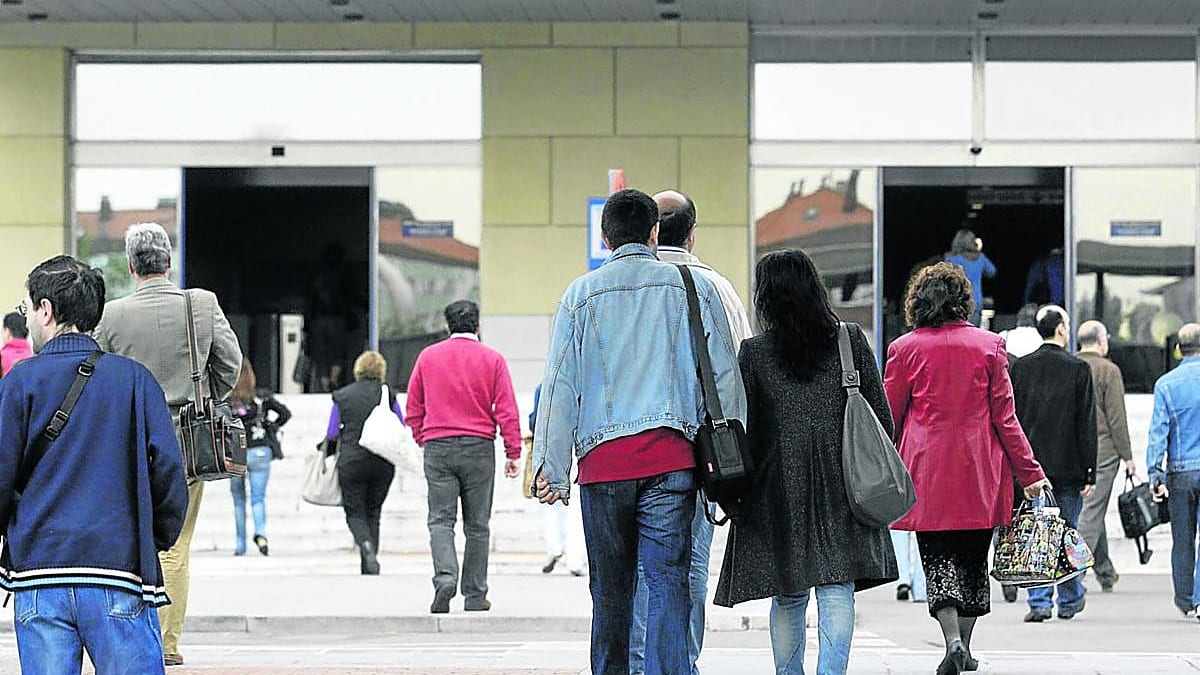 Fotografía que ilustra la noticia: El Gobierno Vasco prevé una subida salarial del 4,5% para sus funcionarios en 2027, un movimiento que condicionará los convenios privados