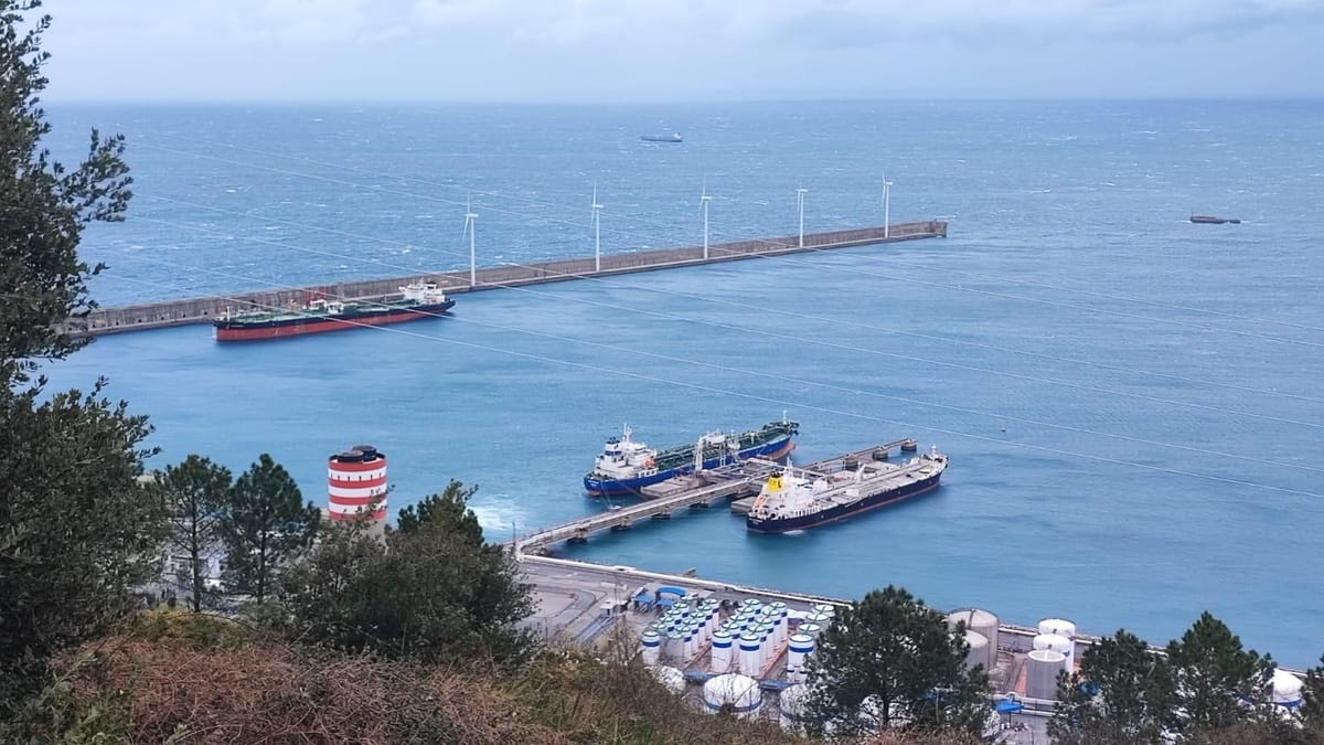 Fotografía que ilustra la noticia: El Gobierno vasco y el Ministerio de Transportes negocian un mayor autogobierno para los puertos de Bilbao y Pasaia