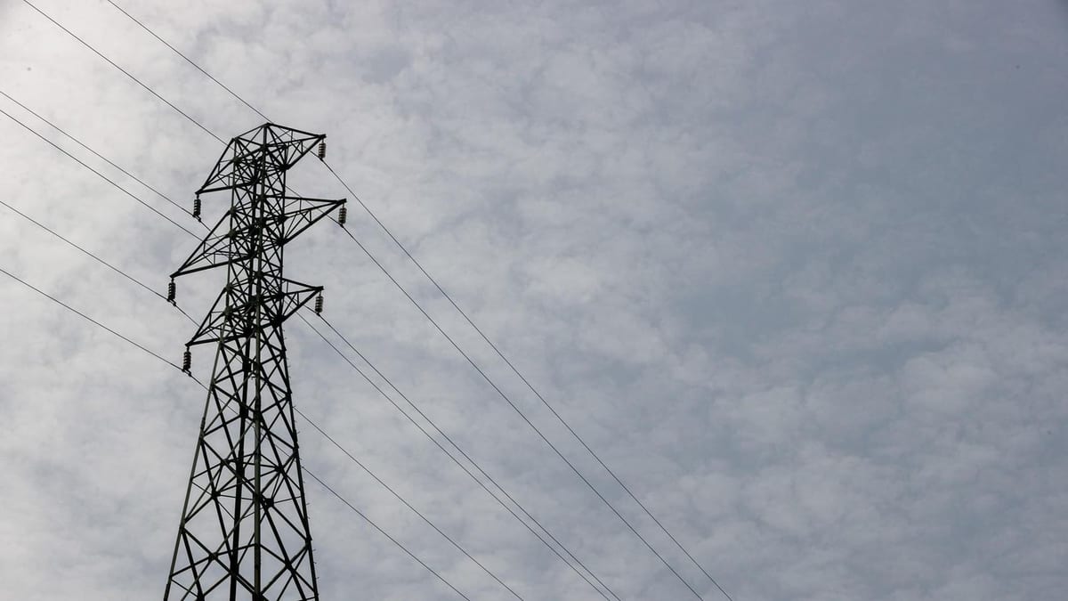 Fotografía que ilustra la noticia: El PP vasco exige al Gobierno aclarar qué proyectos industriales quedarán sin red eléctrica por el Plan 2027