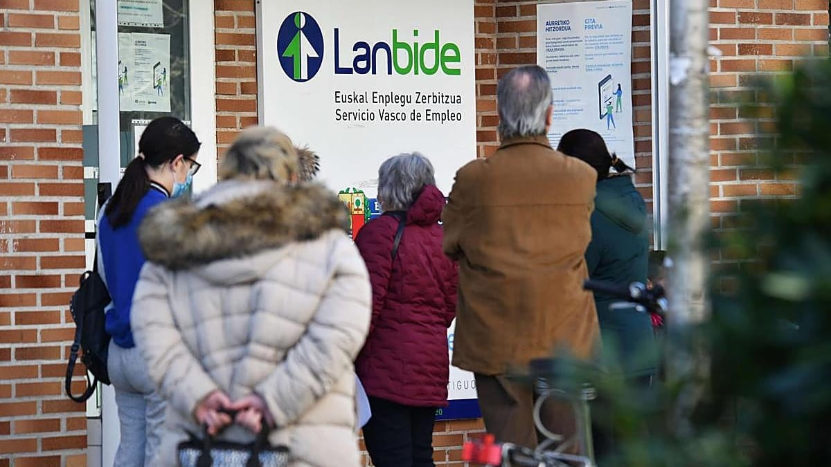 Fotografía que ilustra la noticia: El TSJPV ratifica que Lanbide no puede retirar la RGI a una bilbaína ni reclamarle 11.000 euros