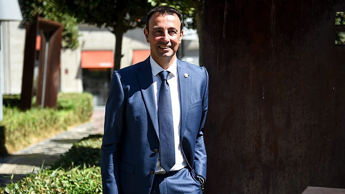 Fotografía que ilustra la noticia: El vicelehendakari Mikel Torres advierte al PNV: "Ha elevado el tono en el Congreso y tiene que tener cuidado"
