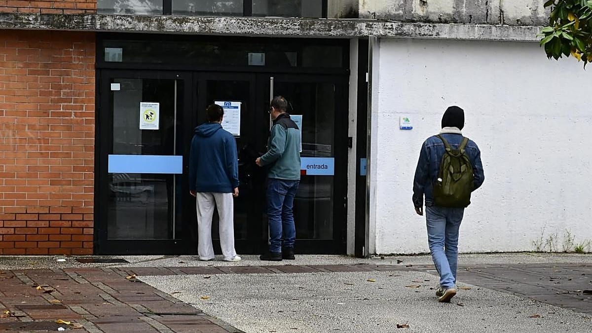 Fotografía que ilustra la noticia: ELA y LAB convocan una jornada de huelga en los ayuntamientos vascos para el 8 de octubre