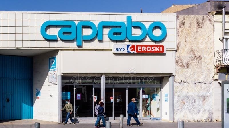 Fotografía que ilustra la noticia: Eroski acelera en franquicias y suma 27 en Cataluña en cinco años mientras reduce tiendas propias