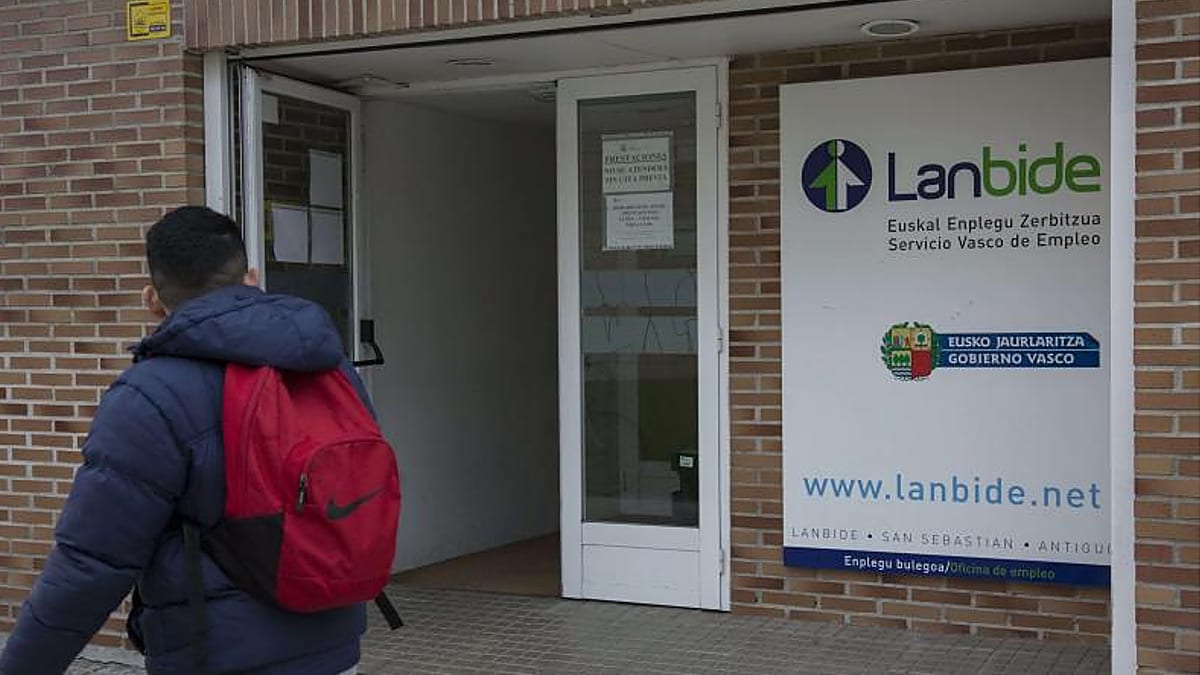 Fotografía que ilustra la noticia: Gipuzkoa concentró cuatro de cada diez ofertas de empleo de Lanbide en julio, más que Bizkaia y Álava juntas