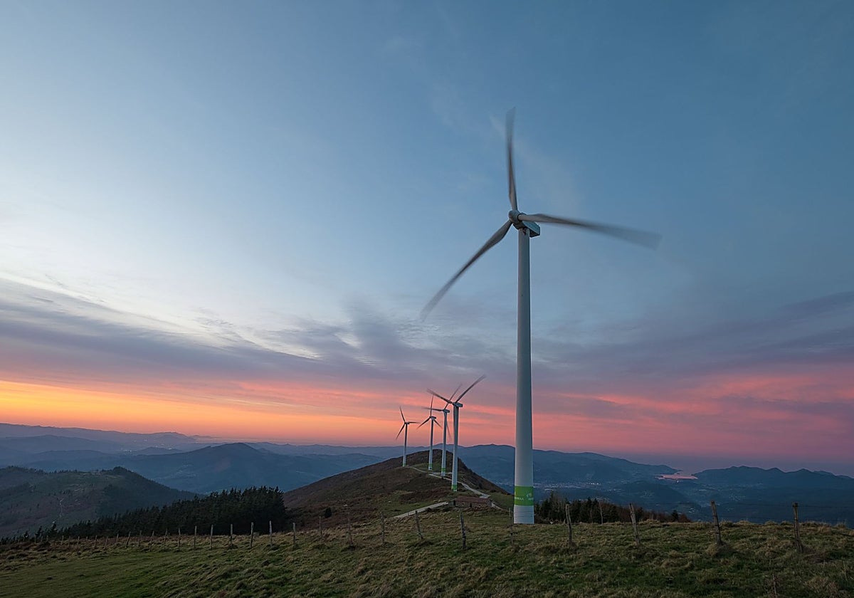 Fotografía que ilustra la noticia: Iberdrola y el EVE cierran un préstamo de 29 millones del BEI para el parque eólico de Labraza