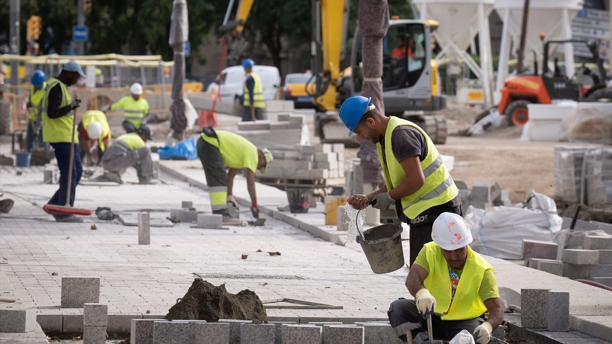 Fotografía que ilustra la noticia: La afiliación extranjera en Euskadi marca un récord histórico en agosto con 120.186 trabajadores