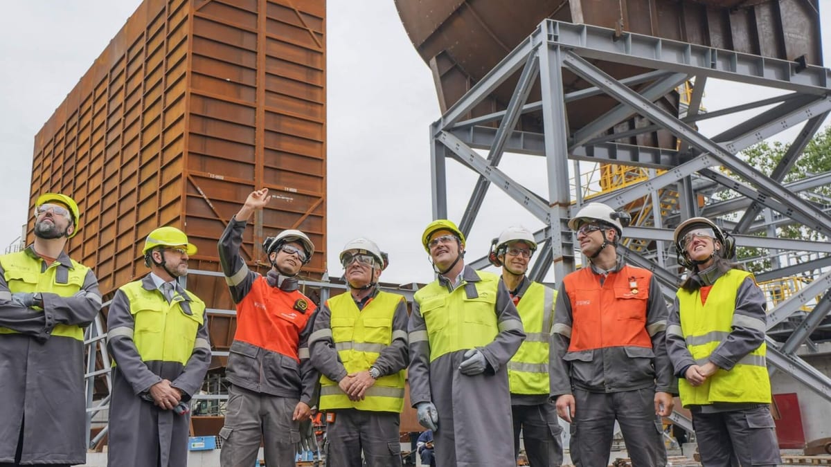 Fotografía que ilustra la noticia: La industria vasca vuelve al trabajo con la vista puesta en los costes y la competencia exterior