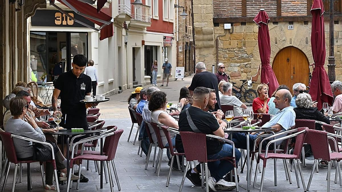 Fotografía que ilustra la noticia: La tasa de temporalidad en Euskadi baja del 25 al 15%: el efecto de la reforma laboral de 2021 se intensifica entre jóvenes, mujeres e inmigrantes