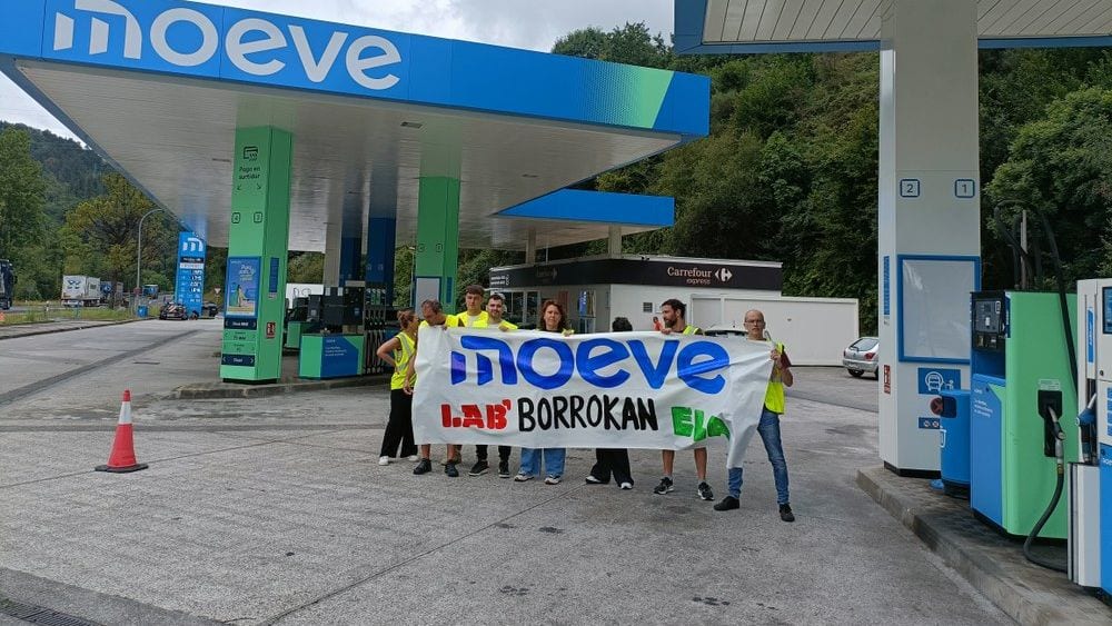 Fotografía que ilustra la noticia: Las gasolineras Moeve de Gipuzkoa volverán a parar tres días en plena operación retorno