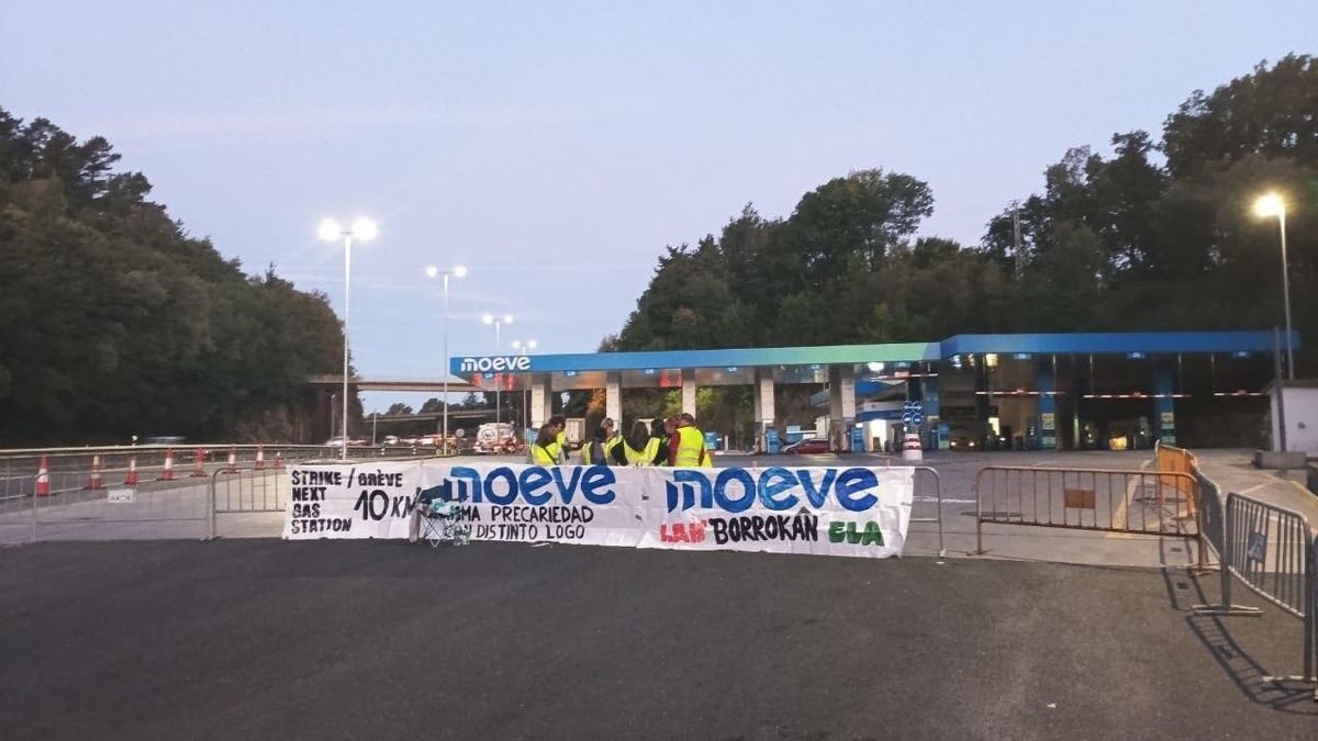 Fotografía que ilustra la noticia: Los 150 trabajadores de Moeve en Gipuzkoa alargan la huelga: sin pacto, "no habrá combustible"