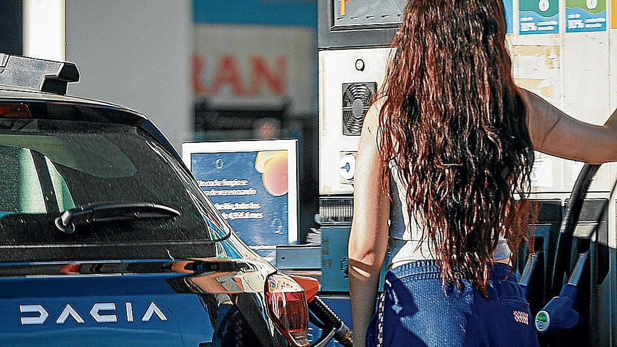 Fotografía que ilustra la noticia: Los conductores vascos estrenan septiembre con el diésel diez céntimos más barato y la gasolina cinco más cara