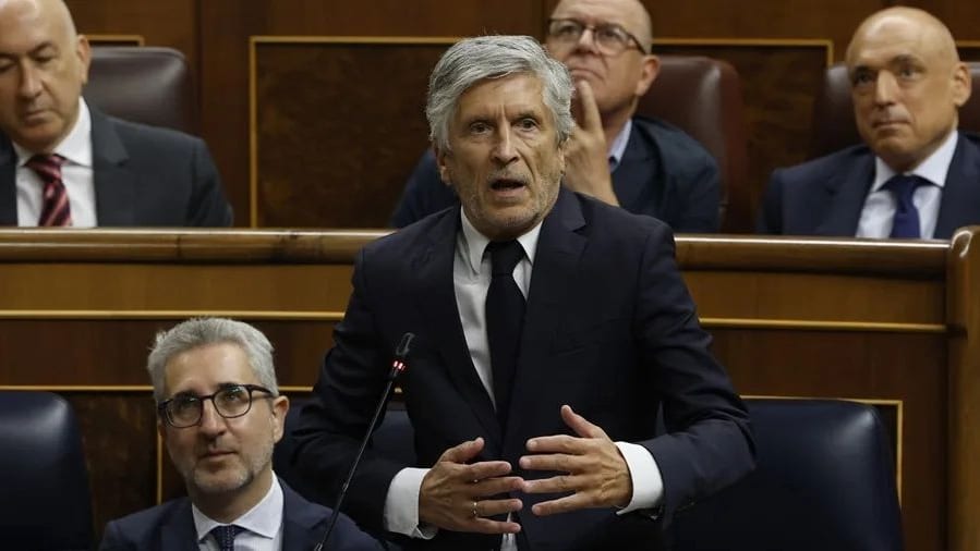 Fotografía que ilustra la noticia: Marlaska, único ministro vasco de Sánchez, acumula presión por el dossier de periodistas y la crisis de Ceuta
