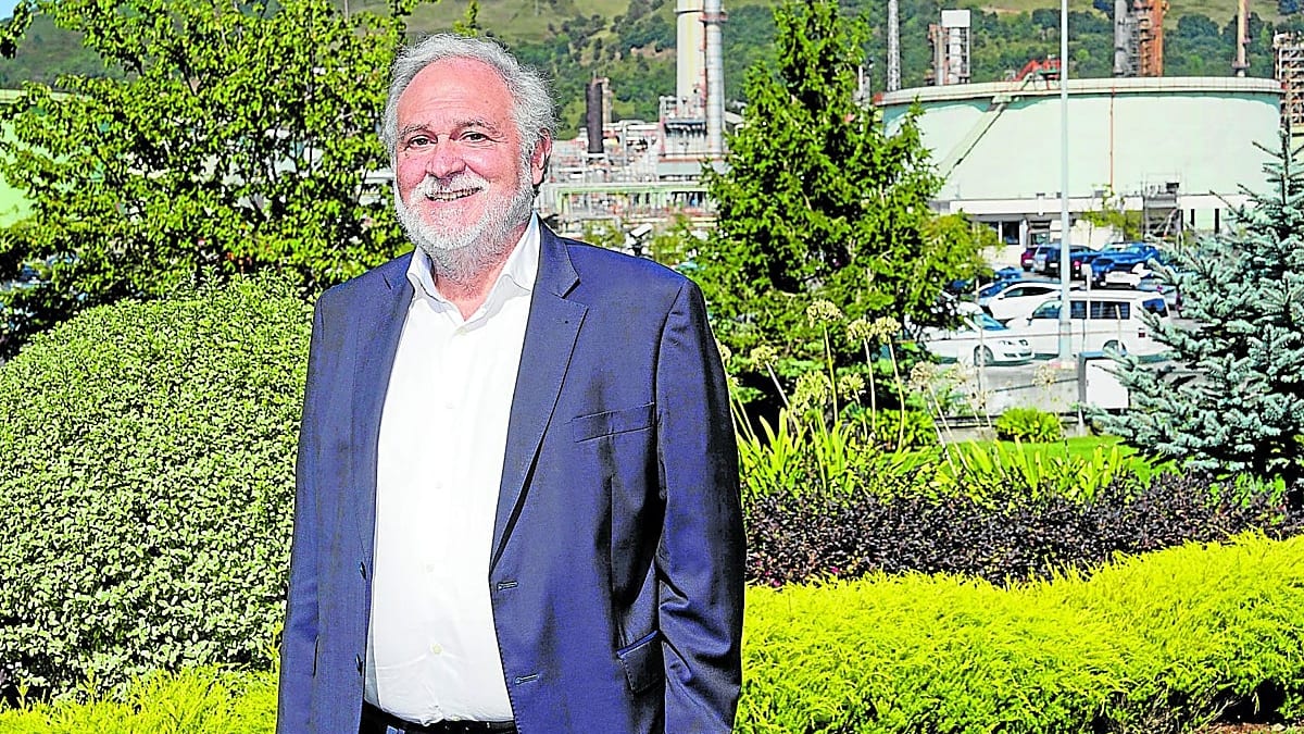 Fotografía que ilustra la noticia: Petronor avisa: reactivar el impuesto a las petroleras haría "lógico" replantear inversiones en el refino