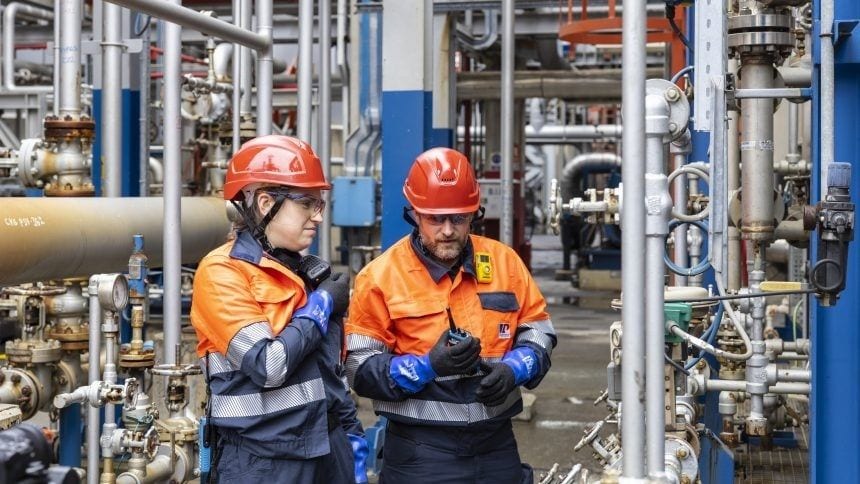 Fotografía que ilustra la noticia: Petronor cuadruplica sus exportaciones en julio y concentra el 17% de las ventas al exterior de Bizkaia