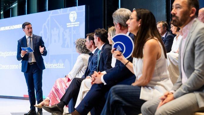 Fotografía que ilustra la noticia: Pradales reúne a su Gobierno en Miramar para fijar las prioridades del nuevo curso