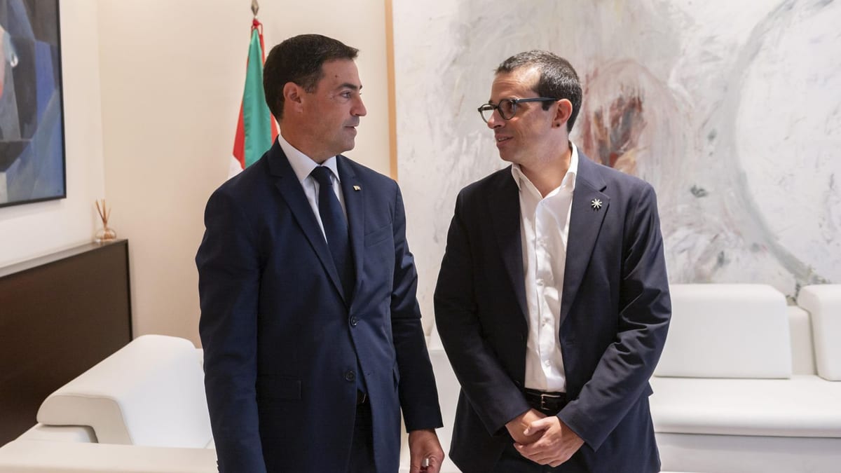 Fotografía que ilustra la noticia: Tras la ronda de Pradales, PNV y PSE blindan su coalición mientras Bildu ofrece pactos sin concreción